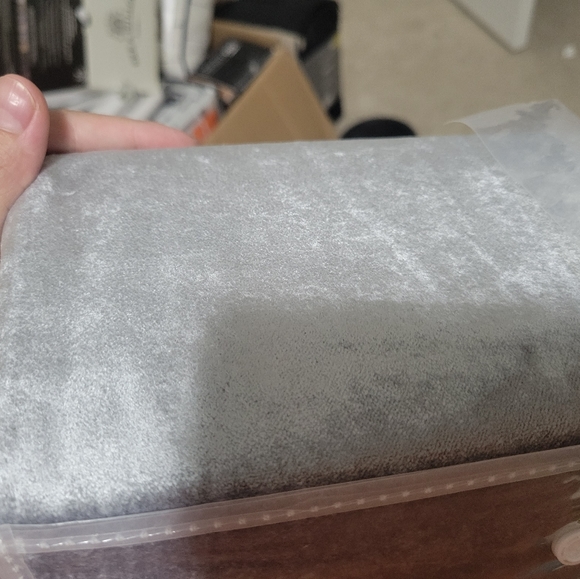 Olivia and Oliver Window Panel - Picture 8 of 10